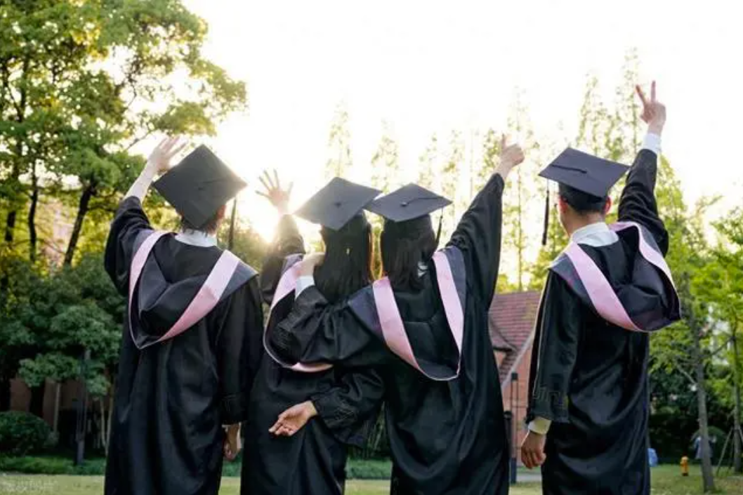 国内本科就业率触底14%！新加坡留学新赛道，解锁职场新可能！